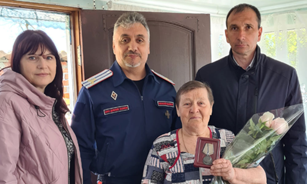 "Пограничная застава" вернула потерянную медаль "За отвагу" семье ветерана.