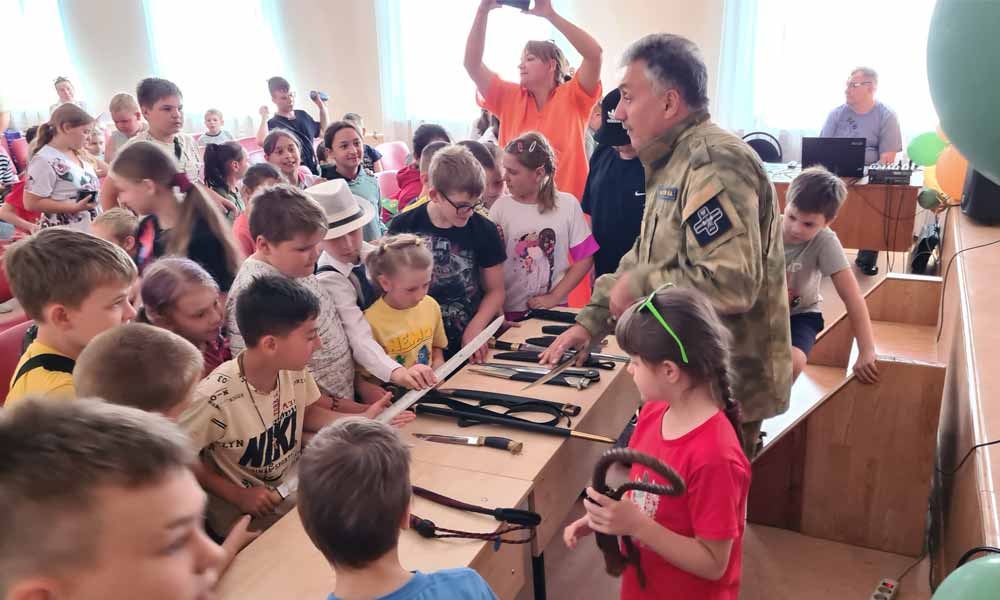 В Мичуринском районе школьникам рассказали о холодном оружии казаков.
