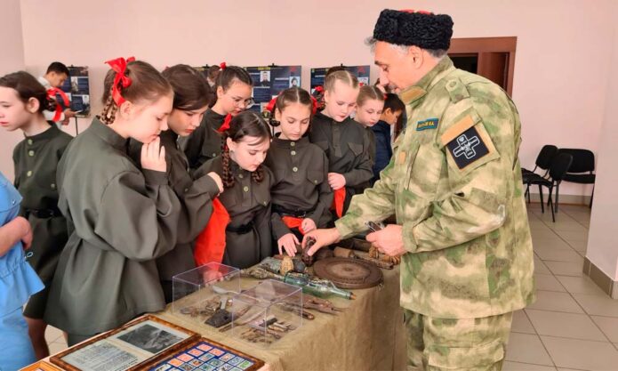 "Достояние Отечества" провела выставку посвящённую Дню Победы.